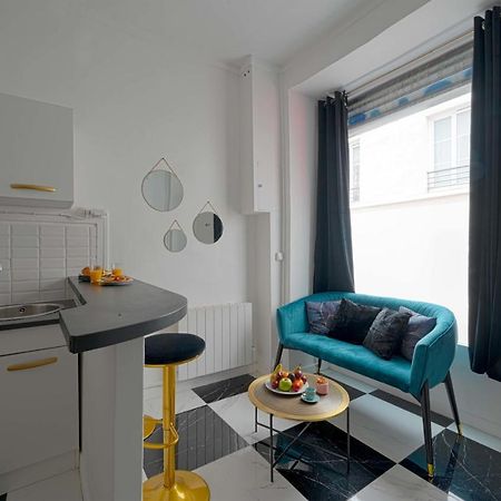 Apartmán Black & White - Chic & Petit Maison- Pigalle 9Eme Paříž Exteriér fotografie