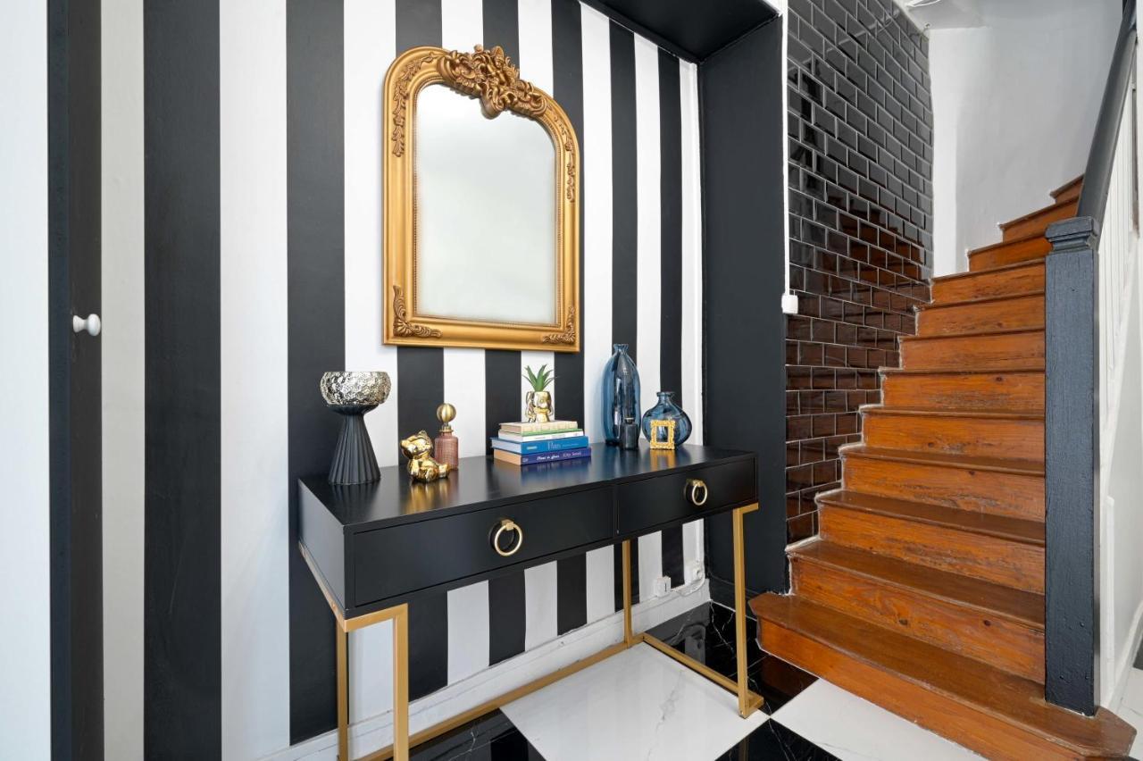 Apartmán Black & White - Chic & Petit Maison- Pigalle 9Eme Paříž Exteriér fotografie