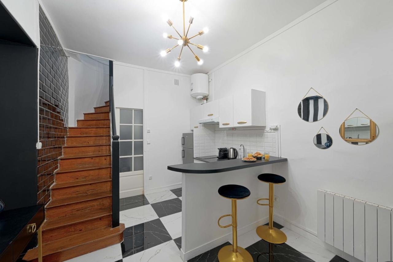 Apartmán Black & White - Chic & Petit Maison- Pigalle 9Eme Paříž Exteriér fotografie